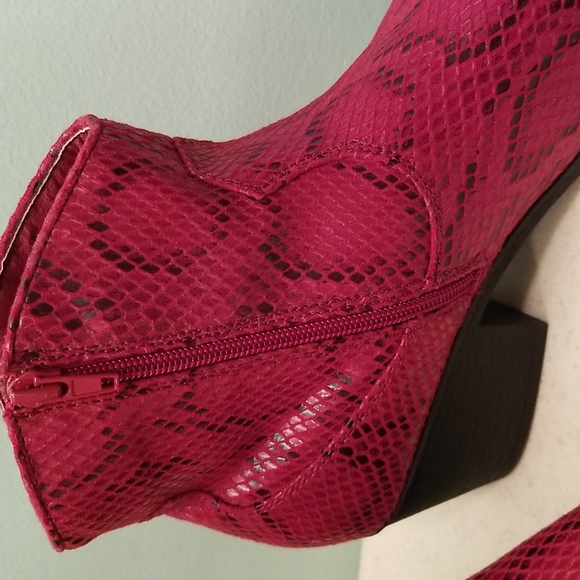 True Craft Women's Red Text Fabric TC-Winnie boots. Brand new. Never worn. - Picture 7 of 9